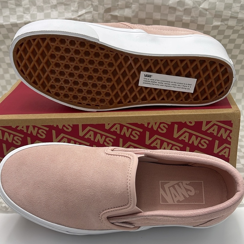 Vans WMNS Platform Sneakers Classic Slip-On Stackform
Mono Embroidery Rose Smoke - Picture 3 of 16